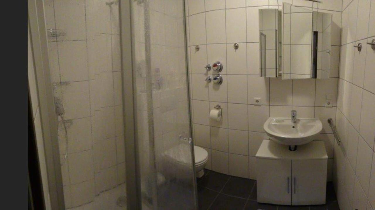 Schoene Einfache Ferienwohnung Mitten In Ольденбург Экстерьер фото